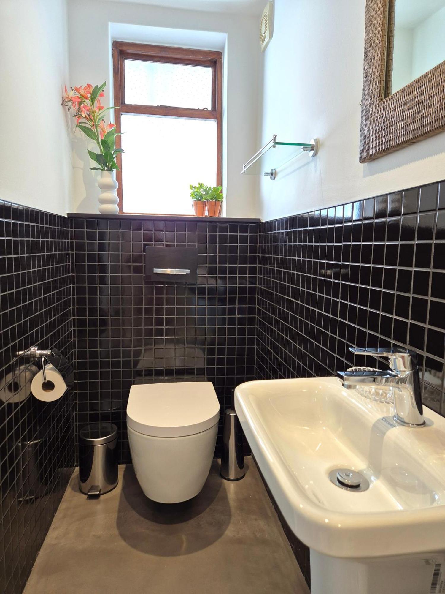 Two-Bedroom Villa with Private Courtyard - 19 Jarvis Street